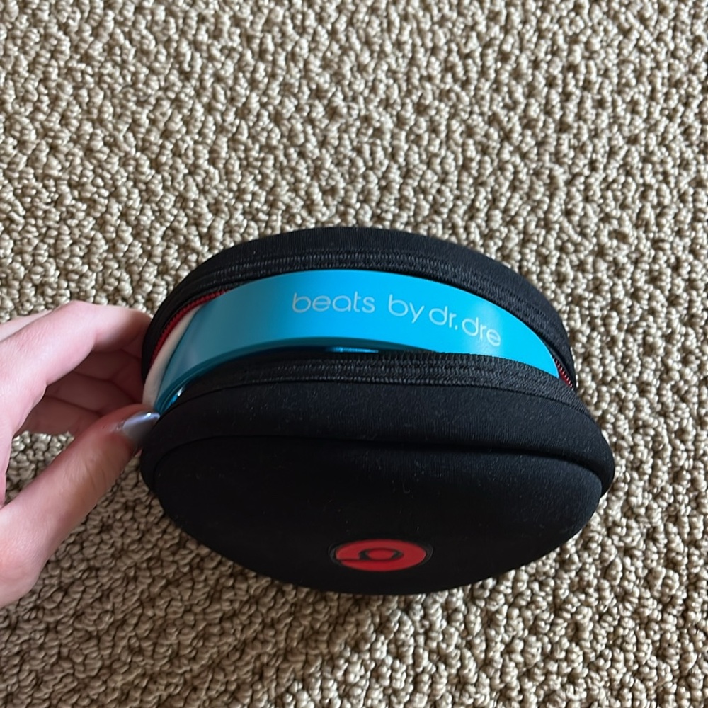 Beats by Dre wired, with case and adapter - Picture 4 of 10